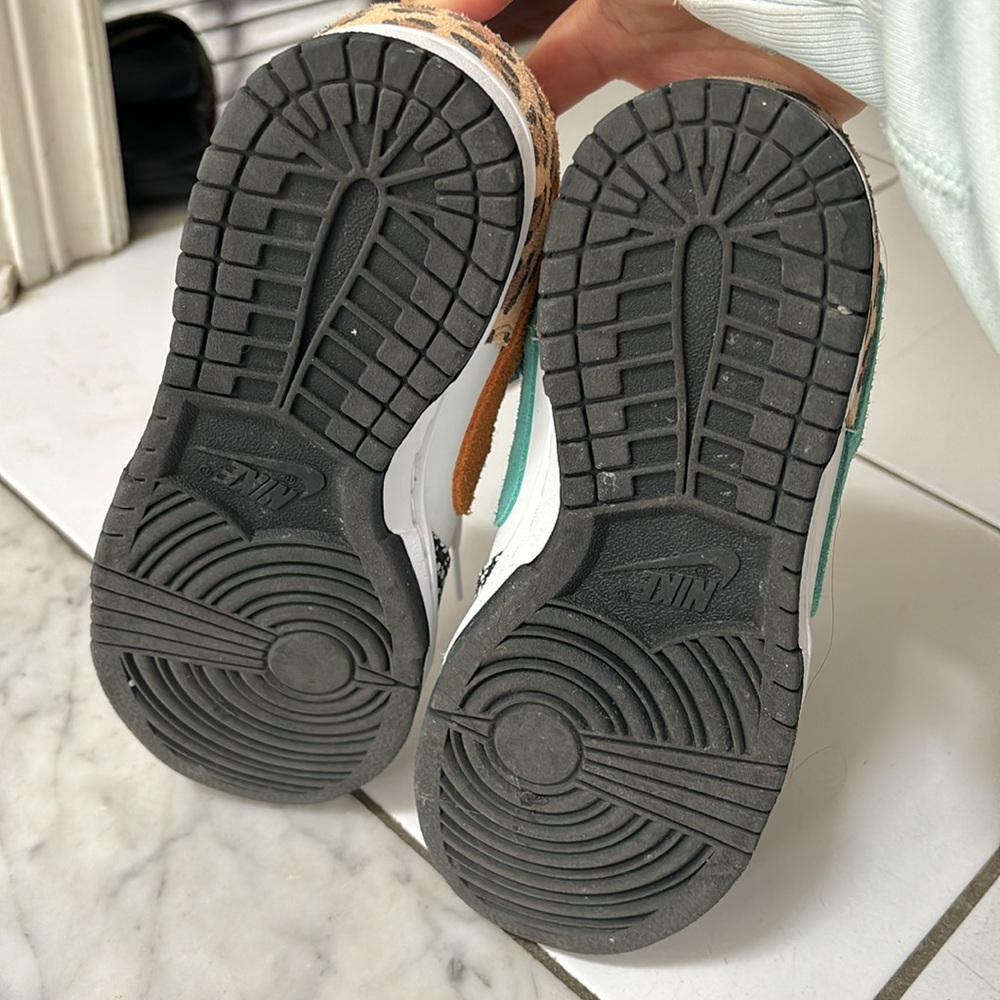Nike Dunks - Picture 4 of 4
